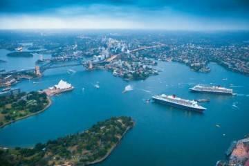 Cunard cruise ships in Sydney