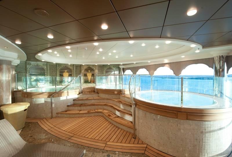 Jacuzzi with a view on MSC Magnifica